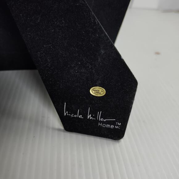 Nicole Miller Home 4x6 Silver Metal Picture Frame Textured Modern Glam Tabletop - Picture 10 of 11